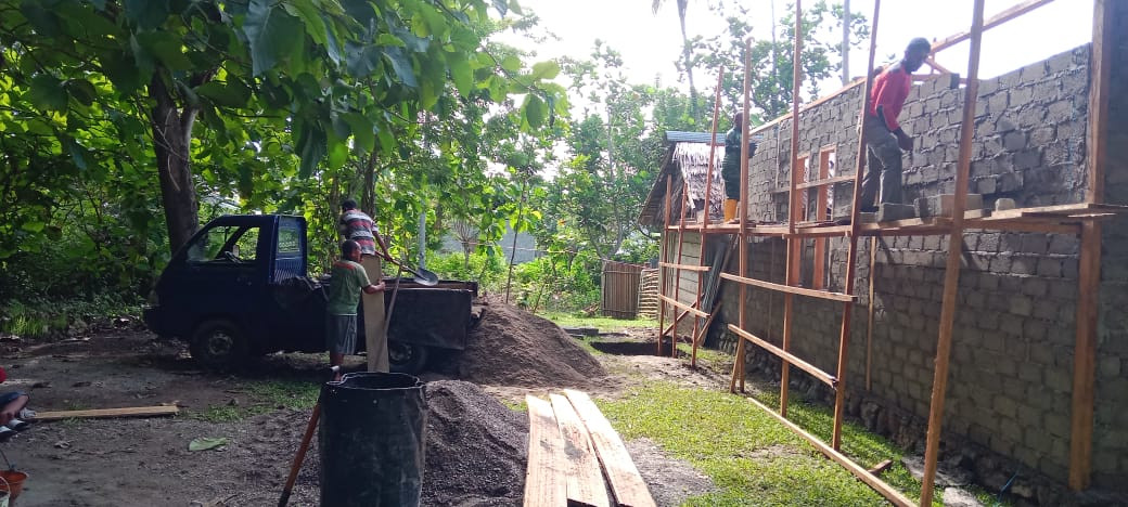 Pembangunan Rumah Permanen TMMD Ke-123 Kodim 1510/Sula Makin Kokoh, Tim Satgas Fokus Pengecoran Balok