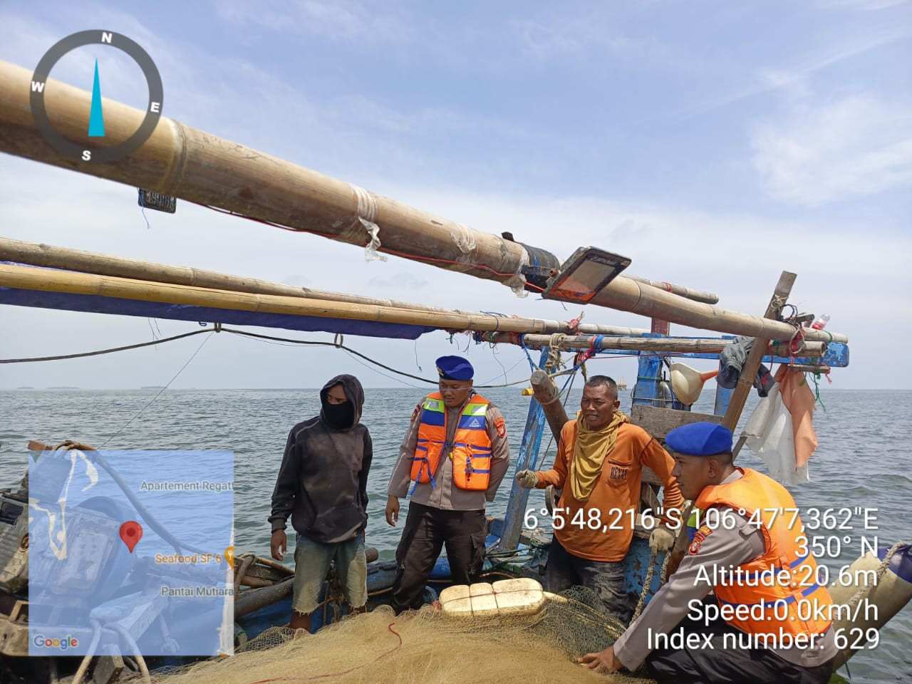 Patroli Satpolairud Polres Kepulauan Seribu Tingkatkan Keamanan Laut dan Berikan Imbauan kepada Nelayan