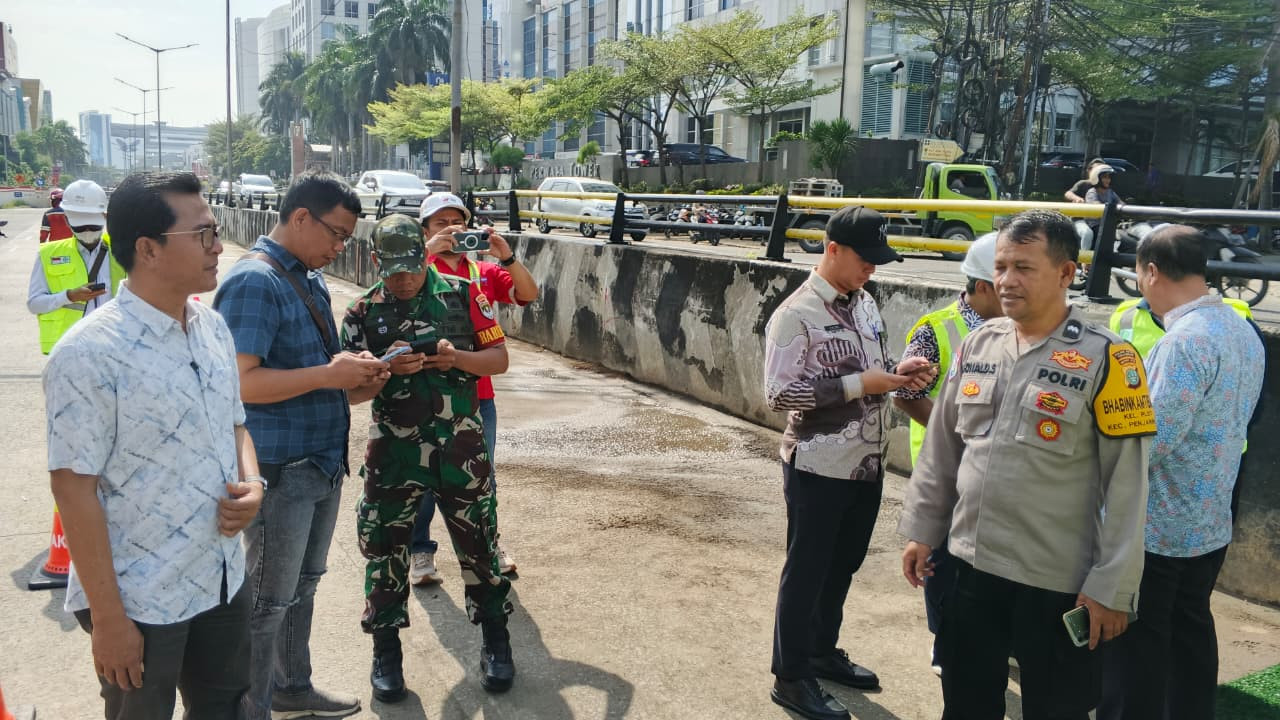 Wakapolsek Metro Penjaringan Pimpin Pengamanan Gubernur DKI Jakarta Tinjau Proyek Strategis Nasional di Waduk Pluit