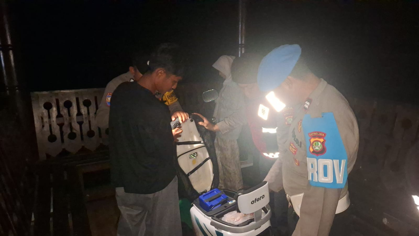 Patroli Malam Jakarta On The Spot, Polsek Kepulauan Seribu Selatan Ajak Warga Aktif Gunakan Layanan Polisi 110