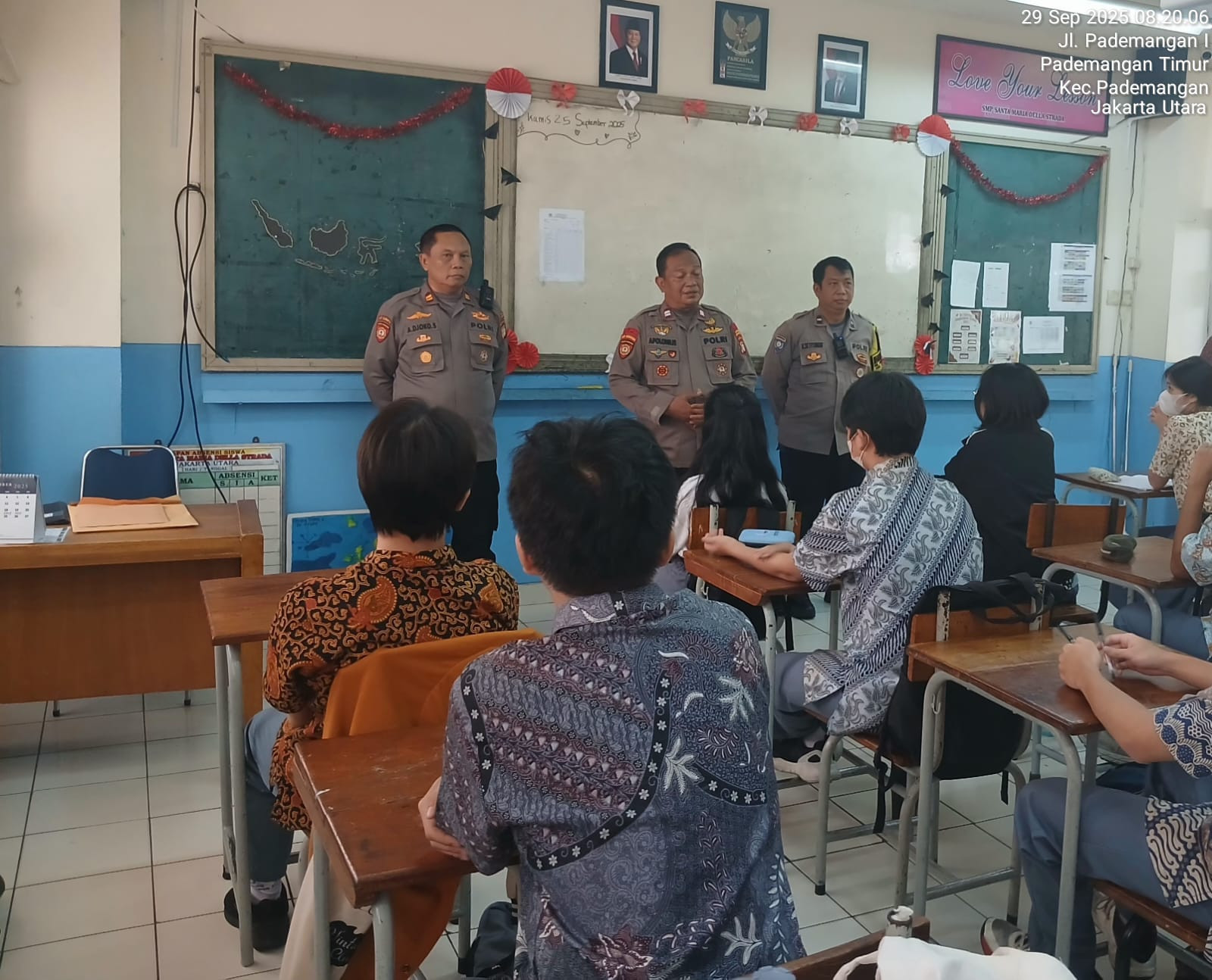 Polsek Pademangan Ajak Pelajar SMA St. Maria Della Strada Jauhi Tawuran dan Narkoba