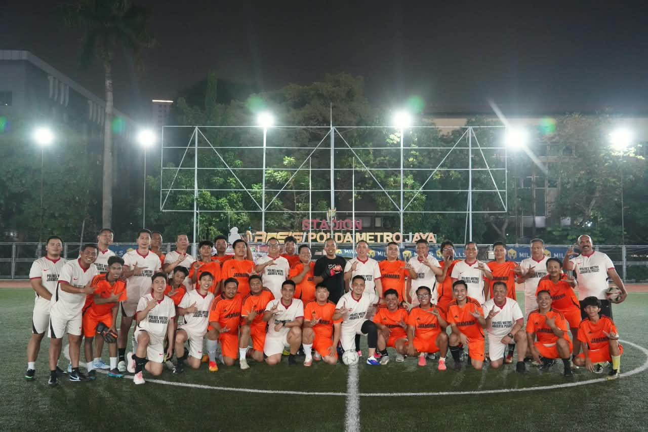 Polres Metro Jakarta Pusat dan The Jakmania Pererat Silaturahmi Lewat Laga Persahabatan