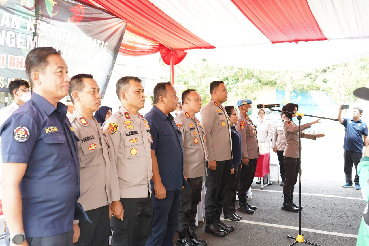 Polres Metro Jakarta Utara Gelar Bakti Kesehatan Gratis untuk Ojol dan Warga dalam Rangka HUT Bhayangkara ke-79