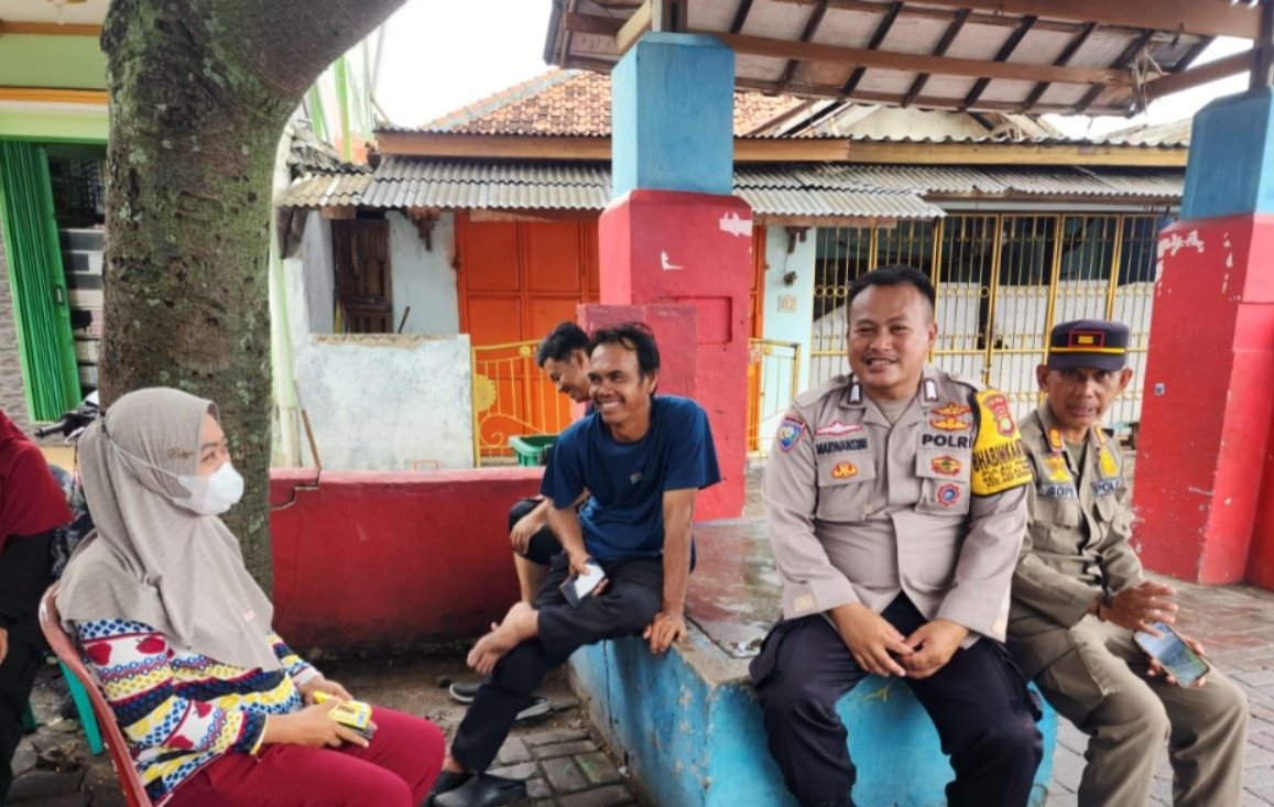 Bhabinkamtibmas Pulau Pramuka Sambangi Tokoh Masyarakat, Perkuat Sinergi Jaga Keamanan Wilayah