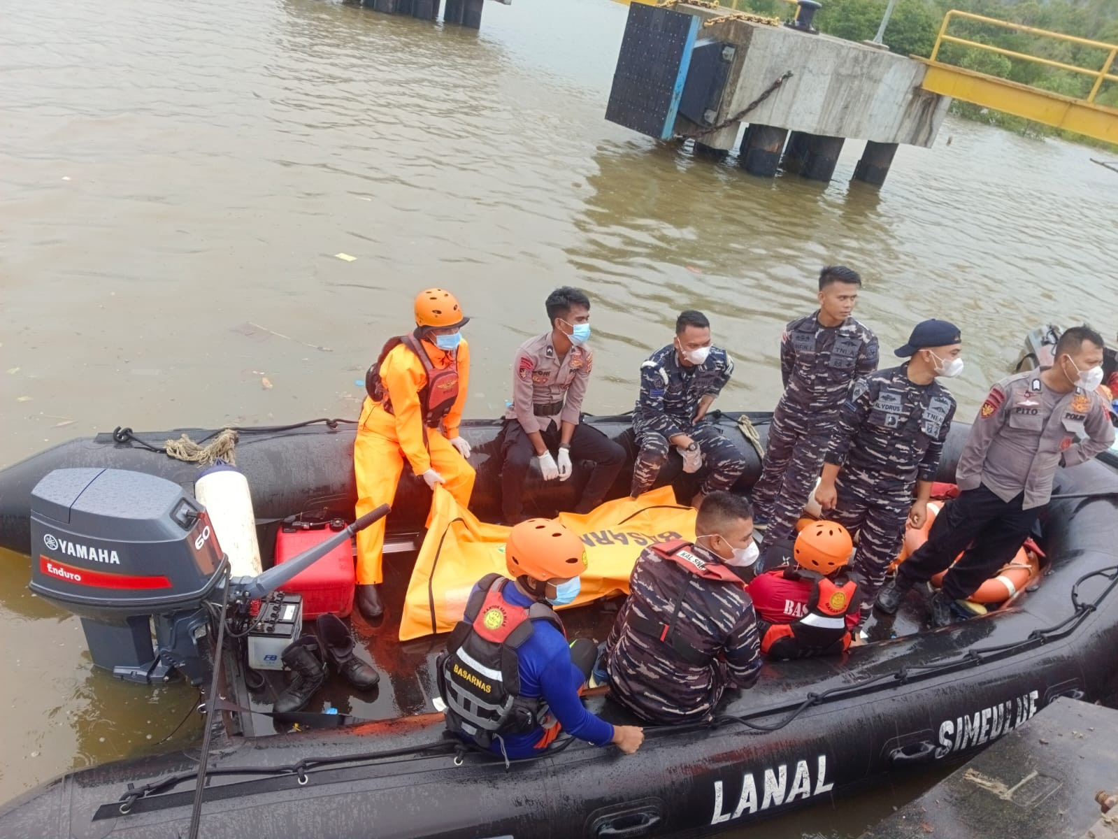 Aksi Cepat Lanal Simeulue Laksanakan Pencarian Orang Hilang di Perairan Pelabuhan Kolok Sinabang