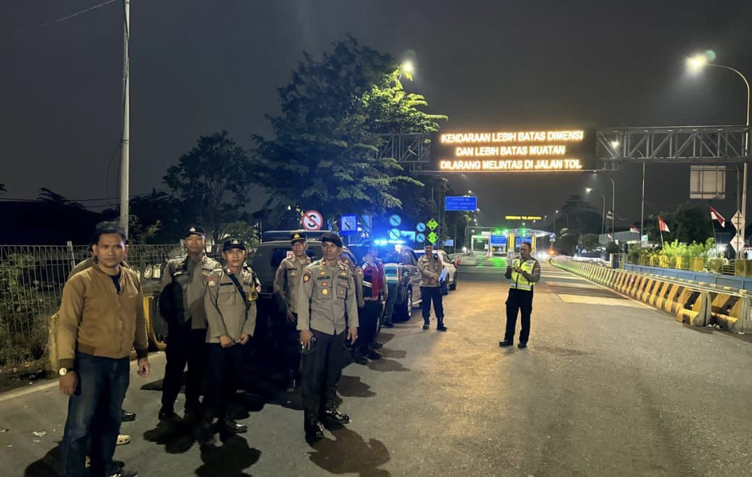 Jaga Jakarta On The Spot, Kapolsek Bekasi Barat Pimpin  Patroli dan Razia Stasioner Berikan Rasa Aman kepada Masyarakat