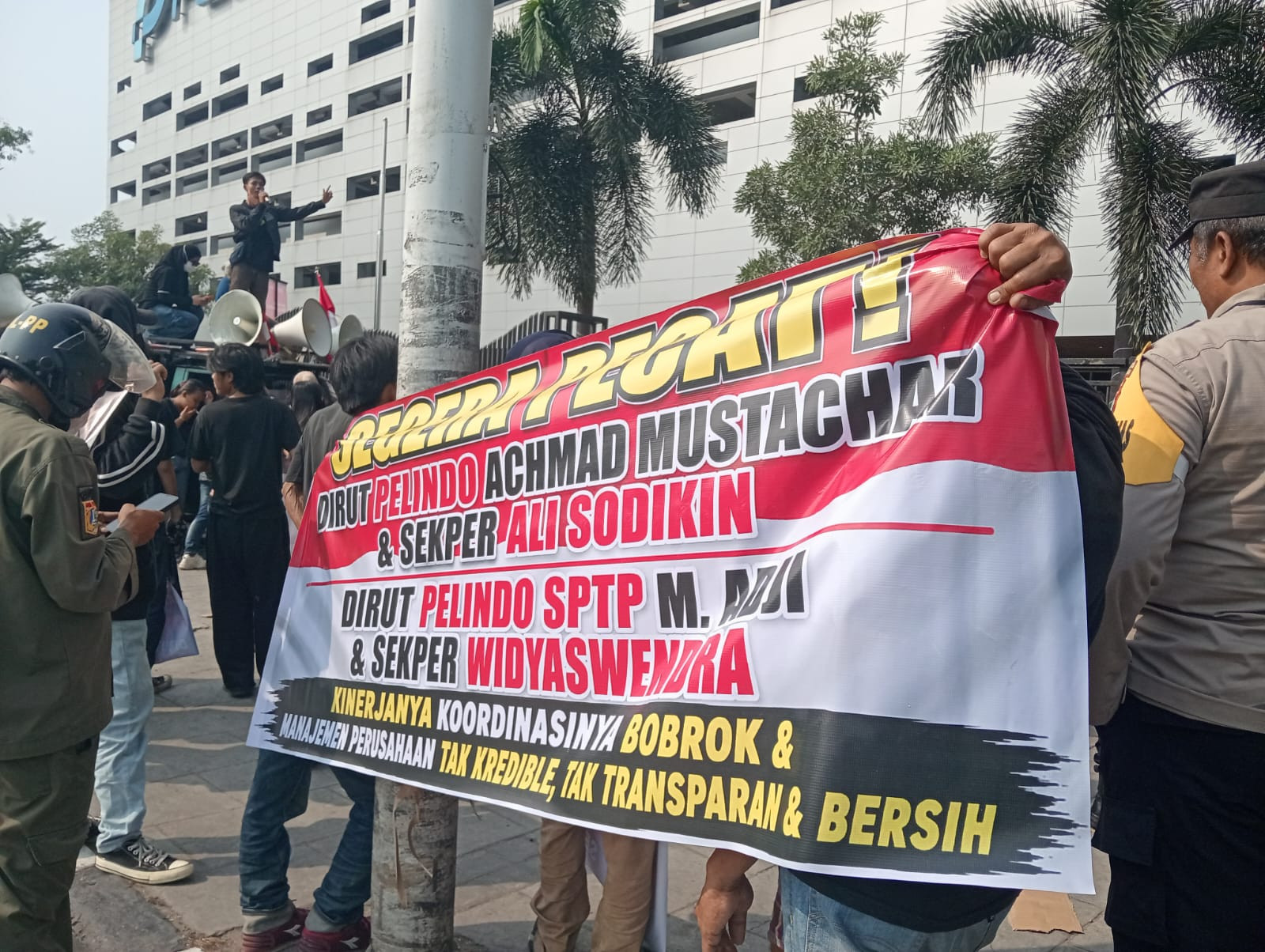 Polsek Koja Pastikan Pengamanan Berjalan Tertib dan Kondusif, Aksi GERAK BUMN di Pelindo Tower