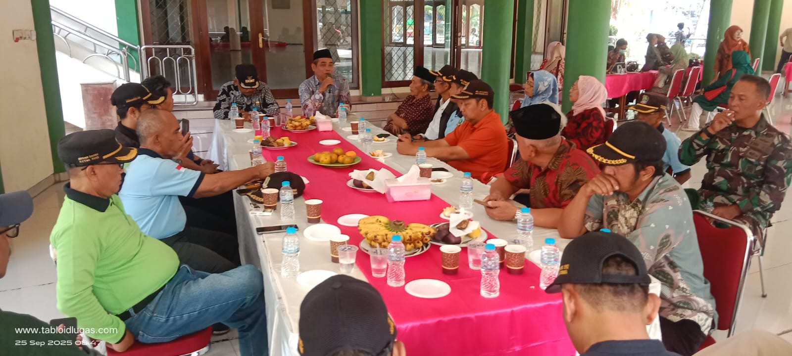 Hadir  Kamis HEPI, Bhabinkamtibmas Jaticempaka Sampaikan Arahan Antisipasi Tawuran dan Balap Liar