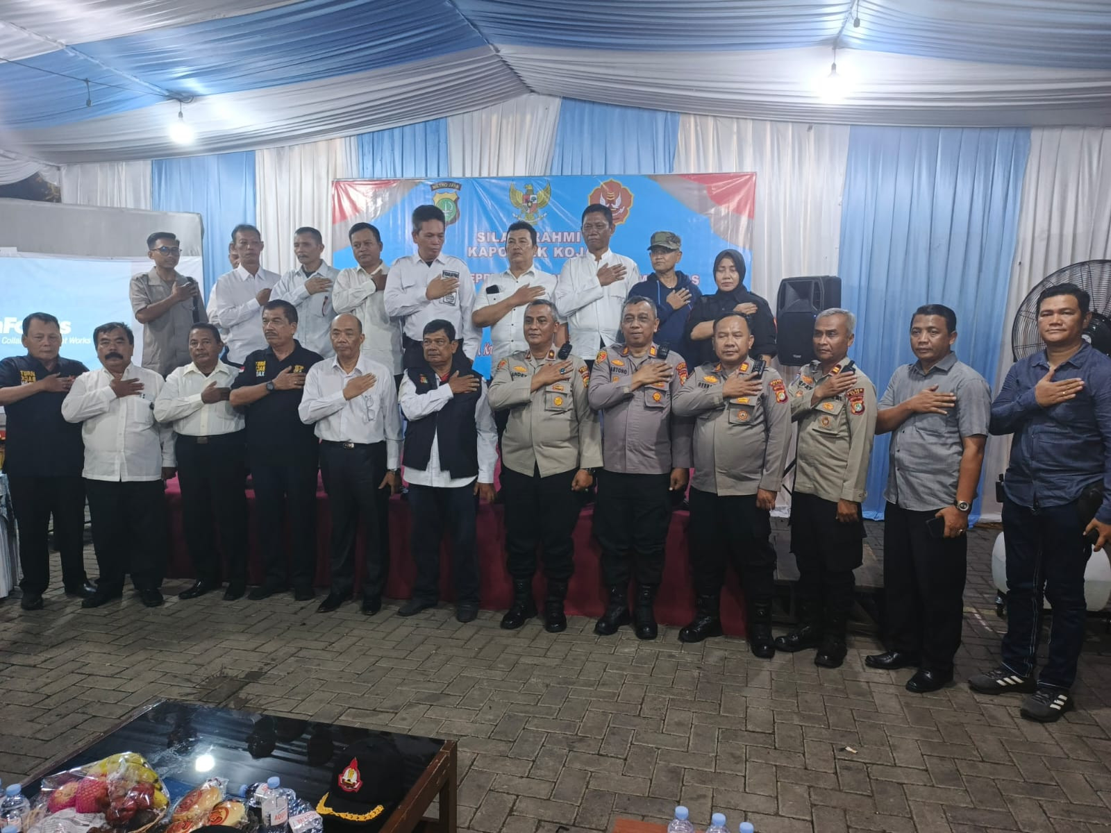 Kapolsek Koja Kukuhkan Pengurus Baru Pokdarkamtibmas, Ajak Warga Perkuat Gerakan “ Jaga Jakarta, Jaga Lingkungan, Jaga Warga”