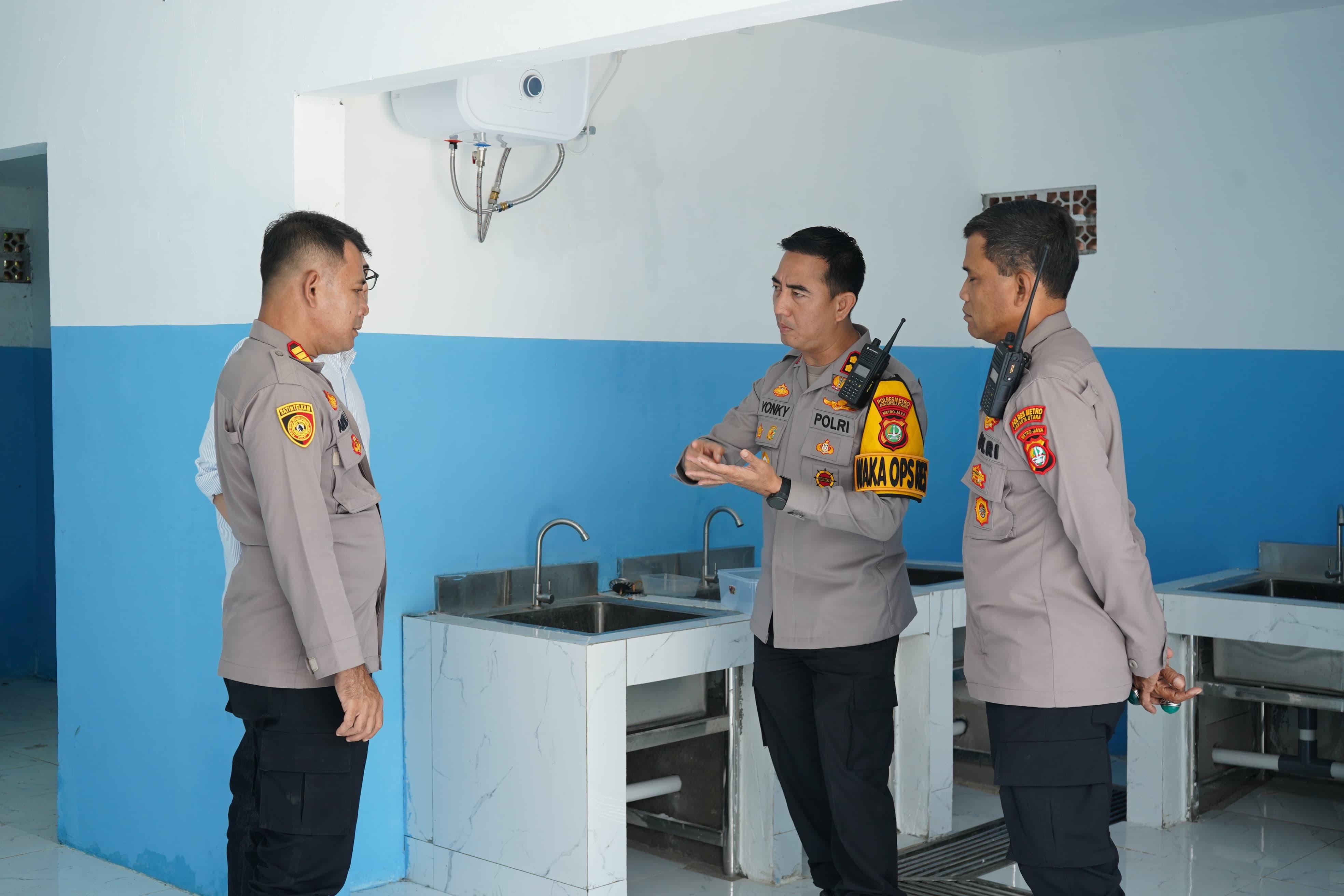 Wakapolres Metro Jakarta Utara Lakukan Pengecekan Langsung SPPG 2 Polri Pegangsaan Dua