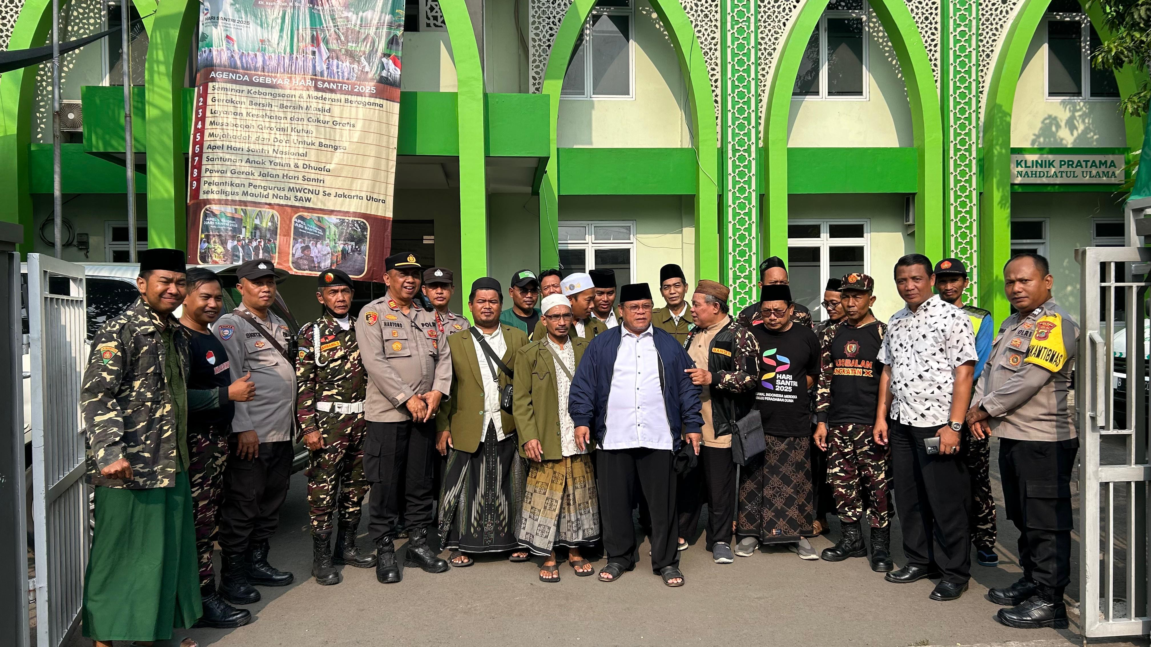 Massa NU dan Alumni Pesantren di Koja Berangkat ke Trans7, Polsek Koja Pastikan Pengamanan Aman dan Kondusif