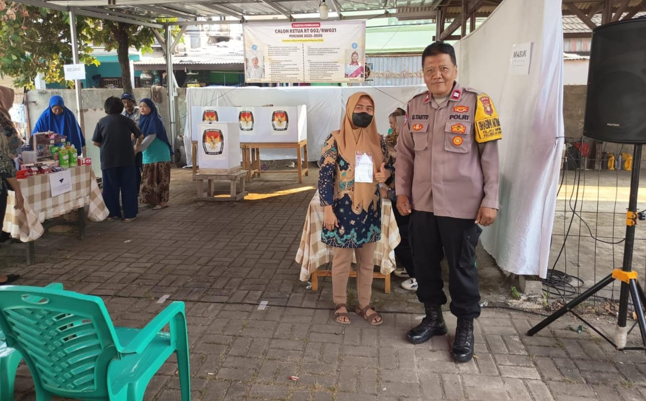 Bhabinkamtibmas Hadiri Pemilihan Ketua RT 02/21 Jakasampurna