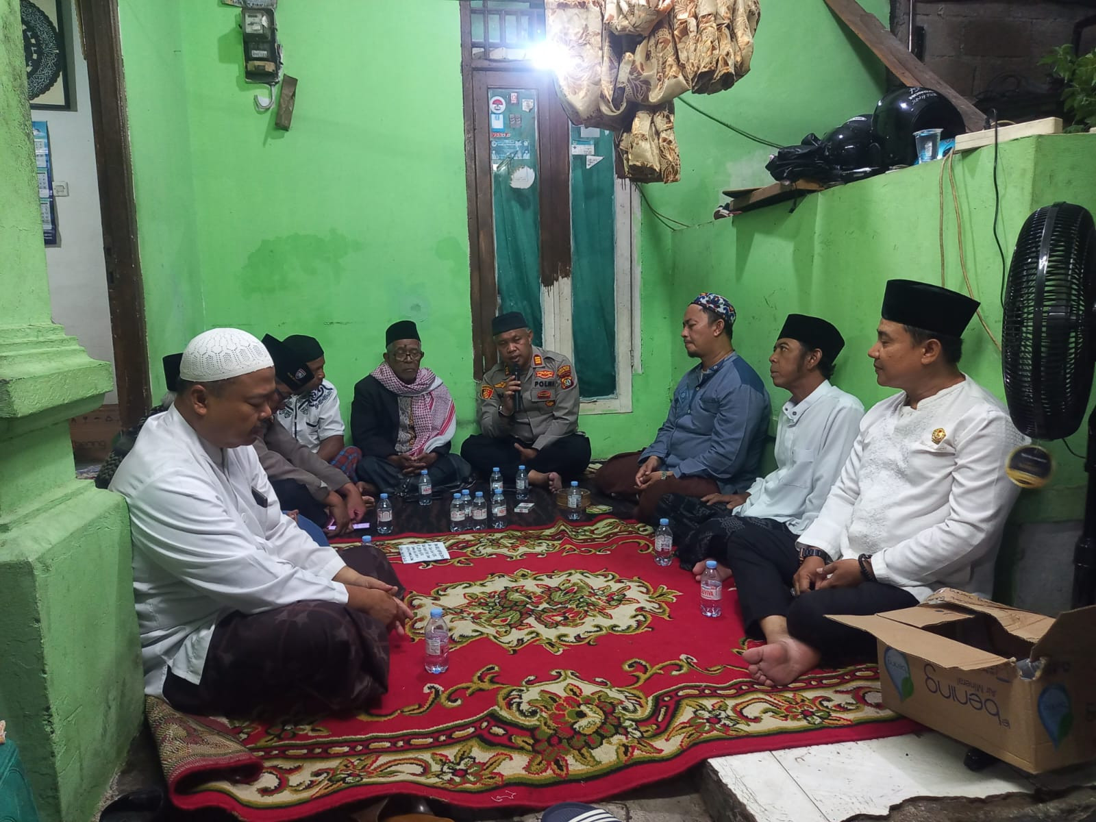 Kapolsek Bekasi Barat Hadiri Tahlilan Warga, Wujud Kedekatan Polri dengan Masyarakat