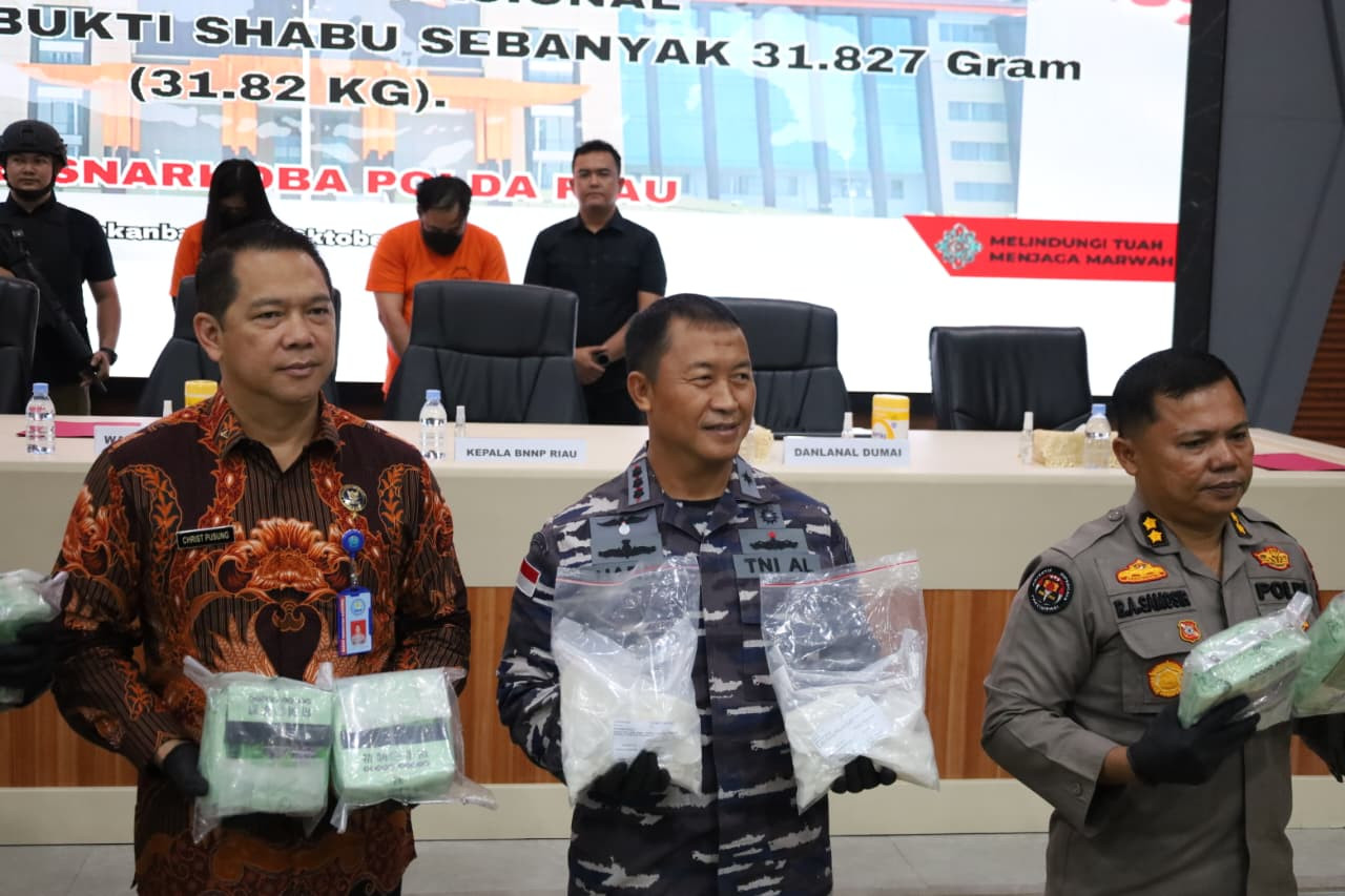 Sinergi Polda Riau dan Lanal Dumai Gagalkan Penyelundupan 30 Kilogram Sabu di Pelabuhan Roro Dumai
