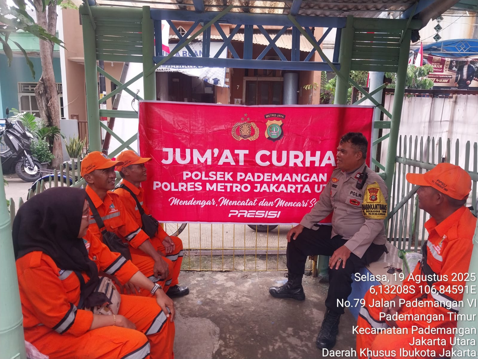 Polsek Pademangan Gelar “Jumat Curhat”, Warga Sampaikan Keluhan Soal Curanmor dan Tawuran