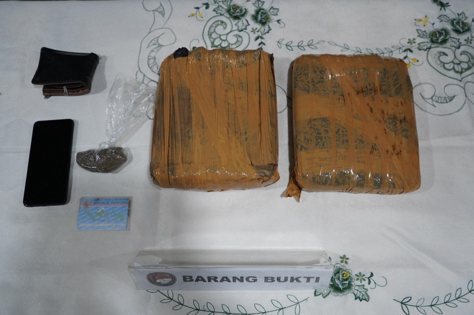Polda Metro Jaya Berhasil Mengungkap Peredaran 2,05 Kilogram Ganja, Satu Pria Diamankan