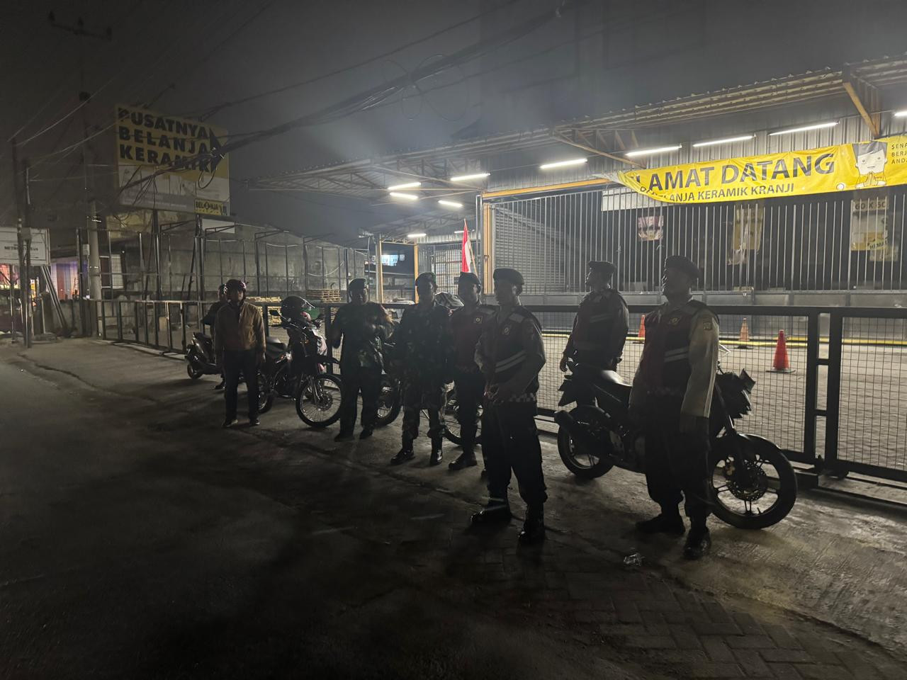 Cegah Tawuran dan Kejahatan Jalanan, TNI-Polri Patroli di Sejumlah Titik Rawan Bekasi Barat