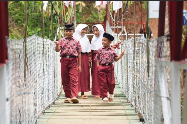 Puluhan Tahun Tak Ada Penghubung, Jembatan Gantung Kini Jadi Jalur Utama Pangandaran - Tasikmalaya