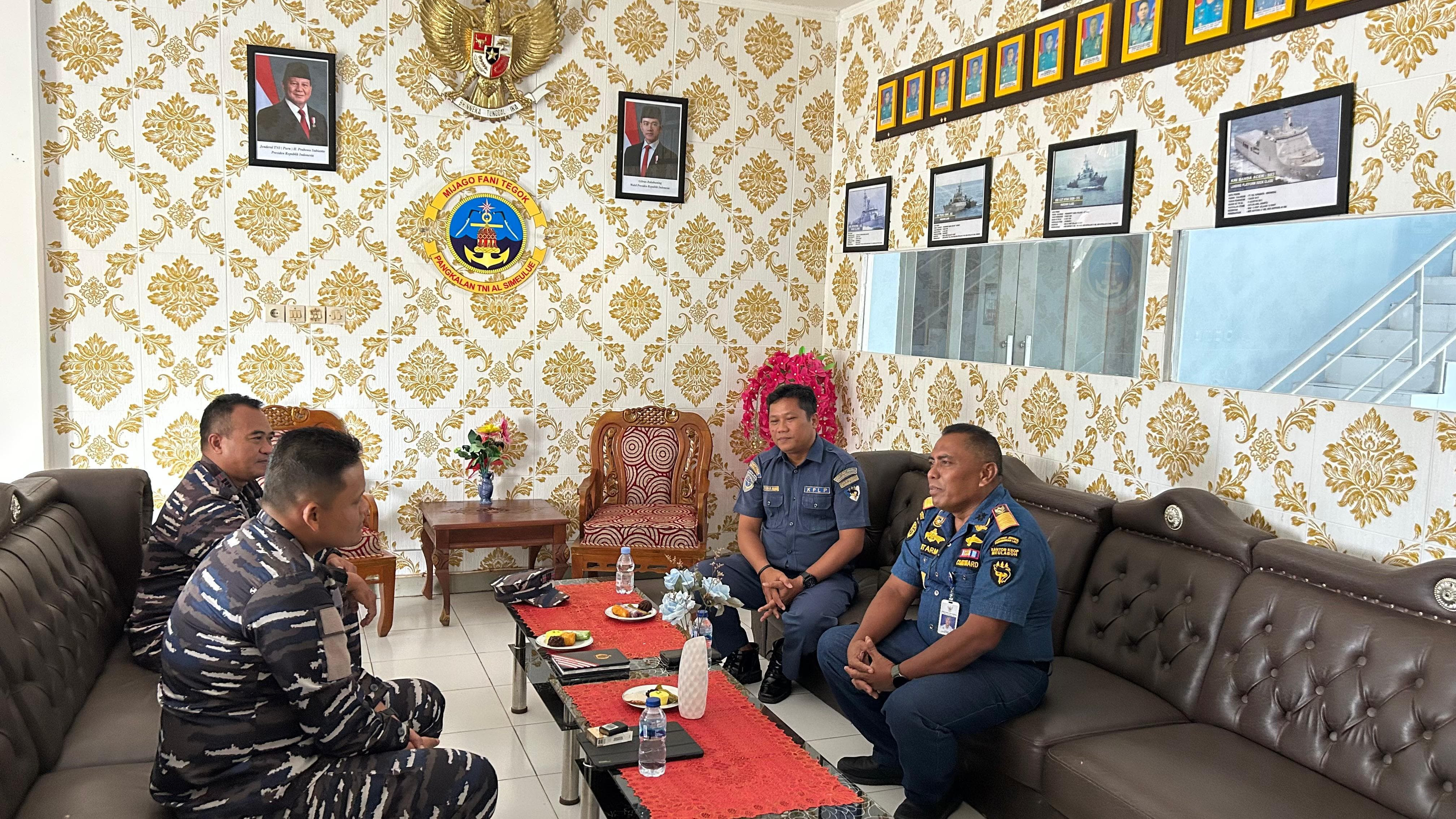Danlanal Simeulue Terima Kunjungan Kepala Syahbandar Sinabang, Perkuat Kolaborasi Keamanan Laut