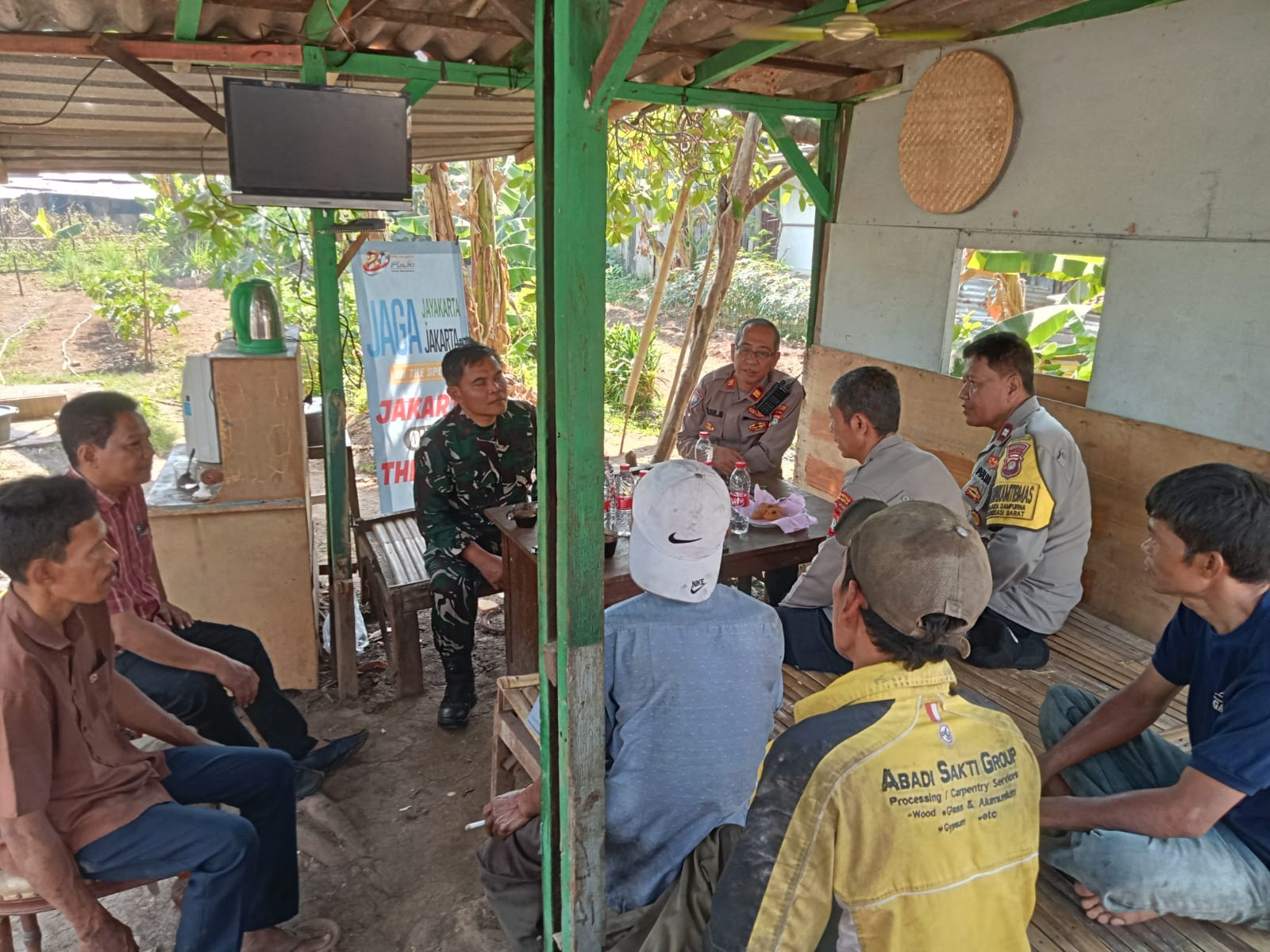 Sinergitas TNI–Polri, Polsek Bekasi Barat Gelar Jakarta On The Spot Bersama Warga Jakasampurna