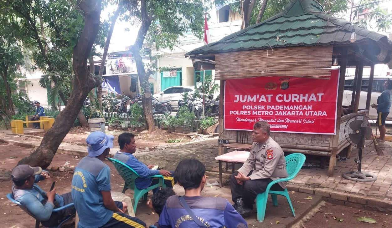 Polsek Pademangan Dengarkan Aspirasi Warga Lewat Program “Jumat Curhat”