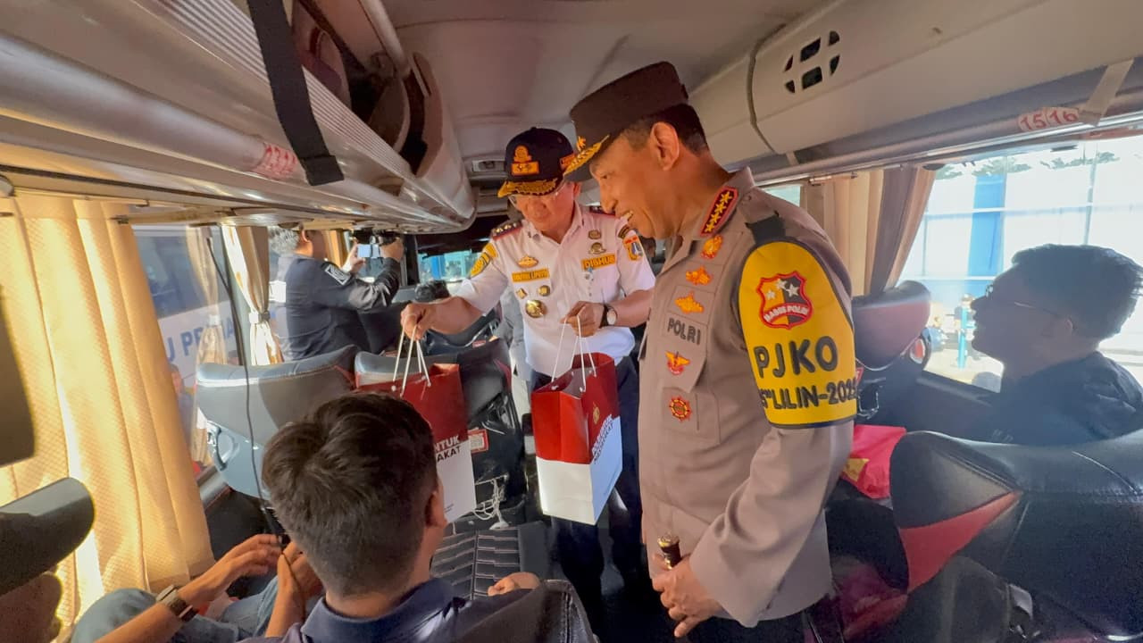 Tinjau Terminal Pulo Gebang, Kapolri Tekankan Utamakan Keselamatan Penumpang!