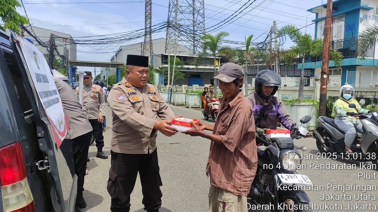 Kapolsubsektor Muara Angke, Gelar Jumat Berkah dan Colling System