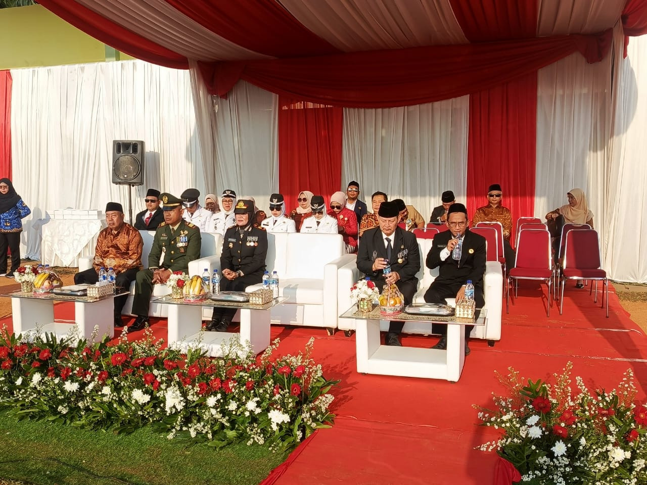 Kapolsek Rawalumbu Hadiri Upacara HUT ke-80 RI di Lapangan Multiguna Bekasi