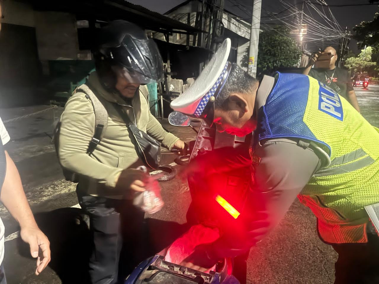 Cegah Tawuran dan Begal, Polsek Bekasi Barat Gencarkan Patroli Malam di Titik Rawan
