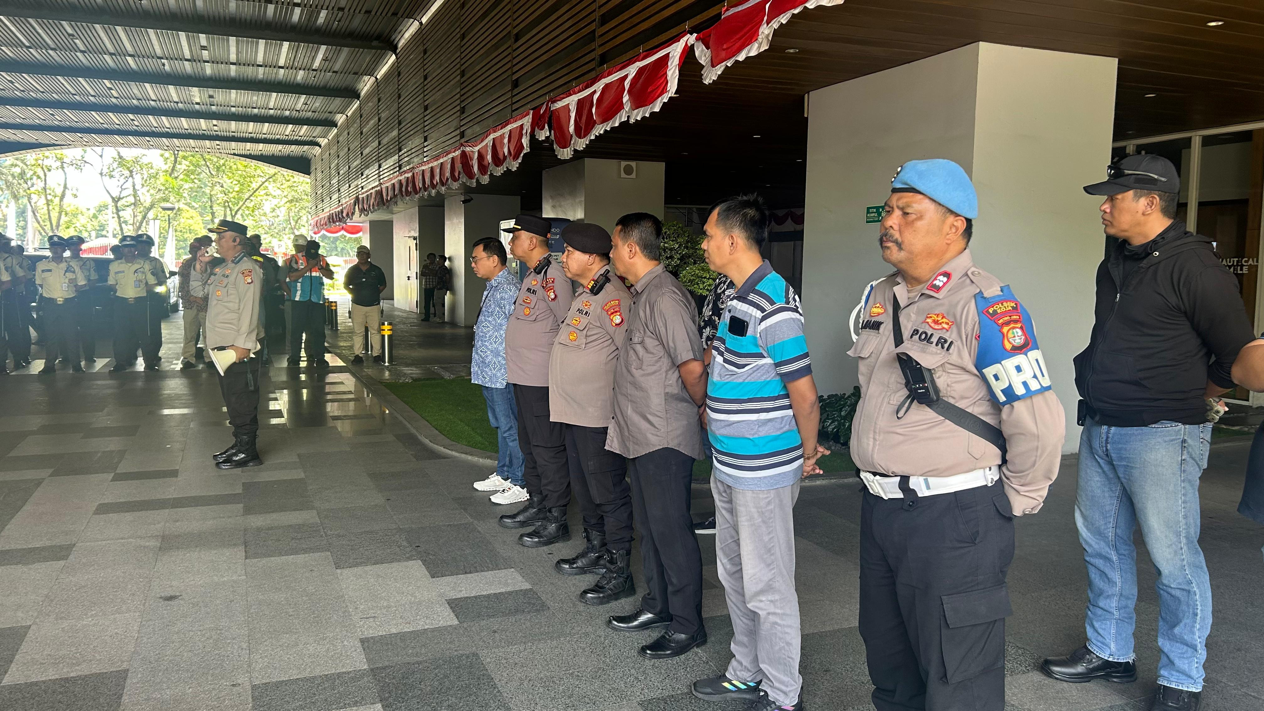 Polsek Koja Gelar Apel Pengamanan Aksi Unjuk Rasa di Pelindo Tower