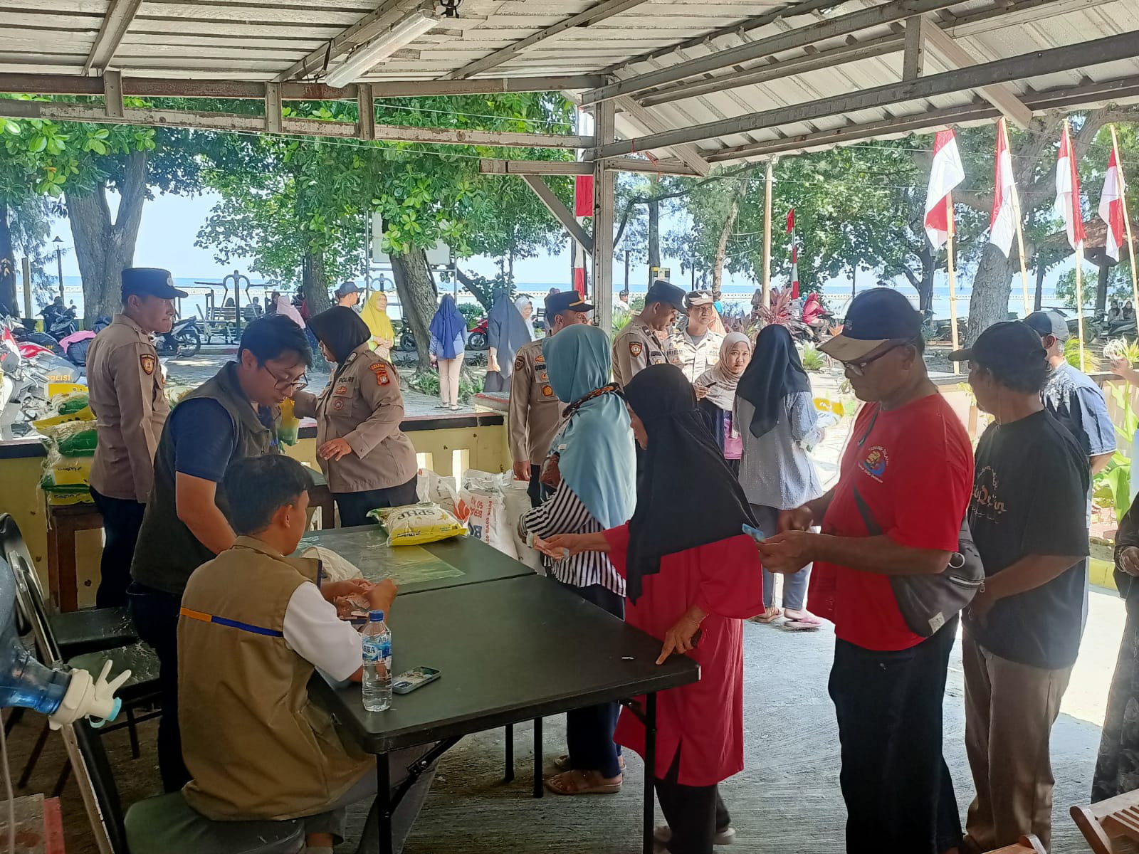 Polsek Kepulauan Seribu Selatan Gelar Pangan Murah di Pulau Tidung