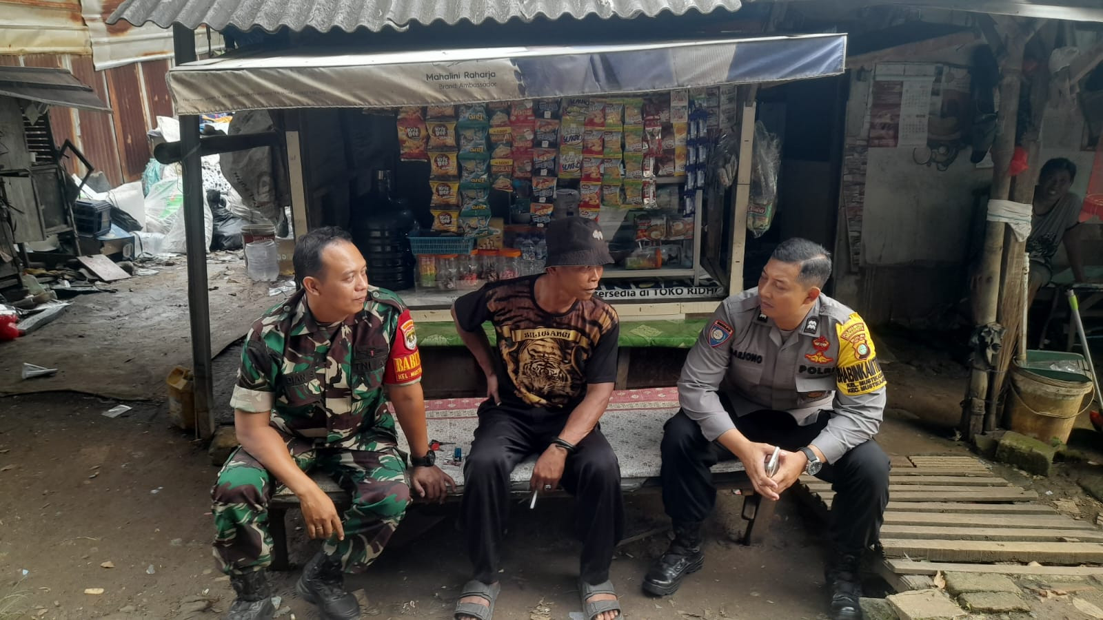 Sinergi TNI-Polri di Mustikasari, Wujudkan Keamanan Lewat Patroli Humanis
