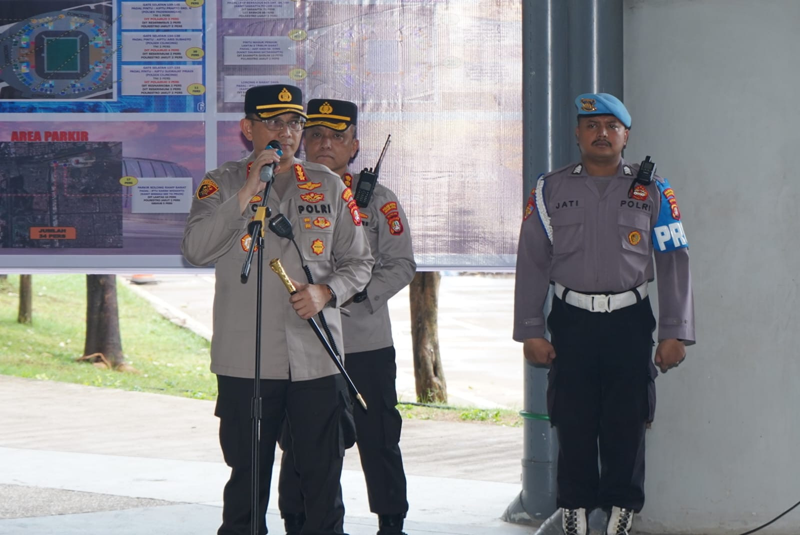Kapolres Metro Jakarta Utara Pimpin Apel Pengamanan Persija Vs Semen Padang di JIS, Tekankan Pemeriksaan Ketat dan Humanis