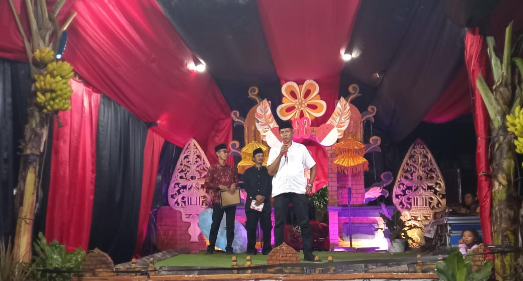 Merawat Persatuan, Bhabinkamtibmas Hadiri Malam Puncak HUT ke-80 RI di Rawalumbu