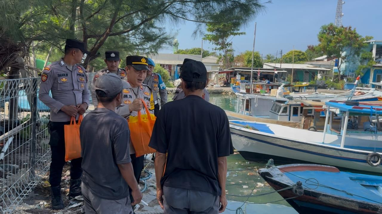 Polsek Kepulauan Seribu Selatan Gelar Jumat Peduli di Pulau Tidung