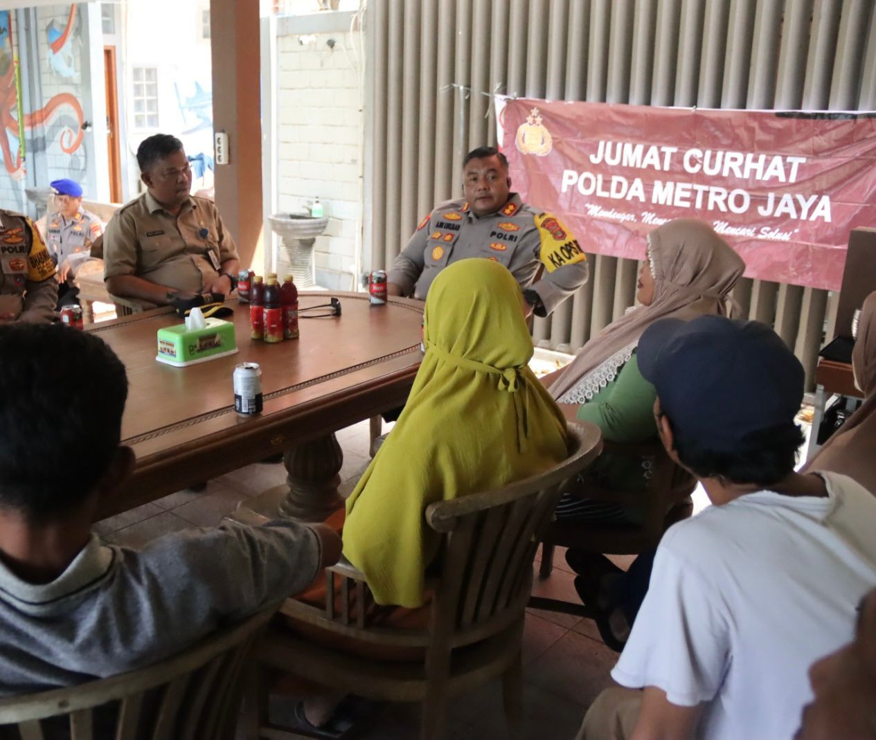 Kapolres Kepulauan Seribu AKBP Ajie Lukman Hidayat Gelar Jumat Curhat di Pulau Tidung