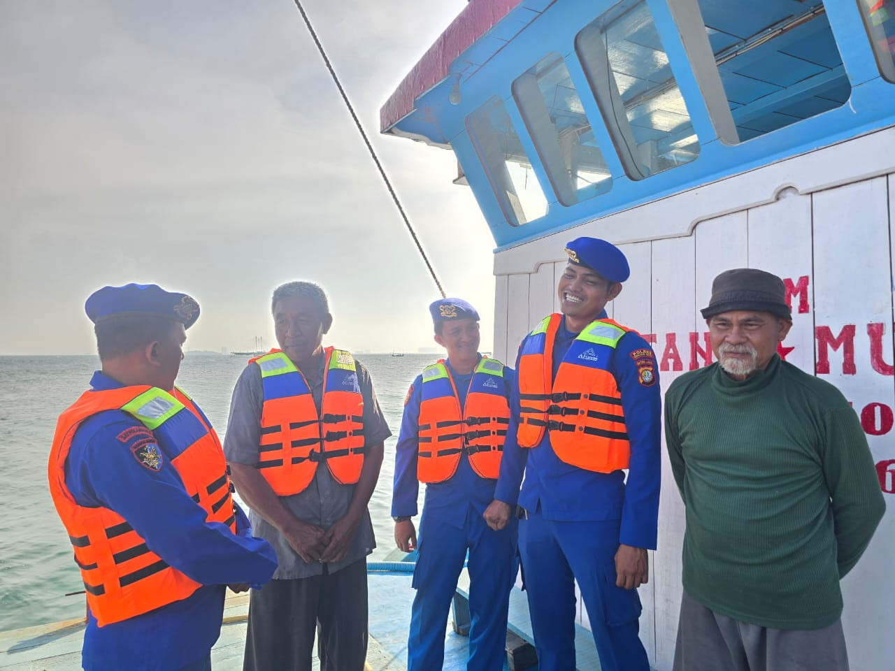 Satpolairud Polres Kepulauan Seribu Gencarkan Patroli Dialogis Laut Antisipasi Kejahatan di Perairan