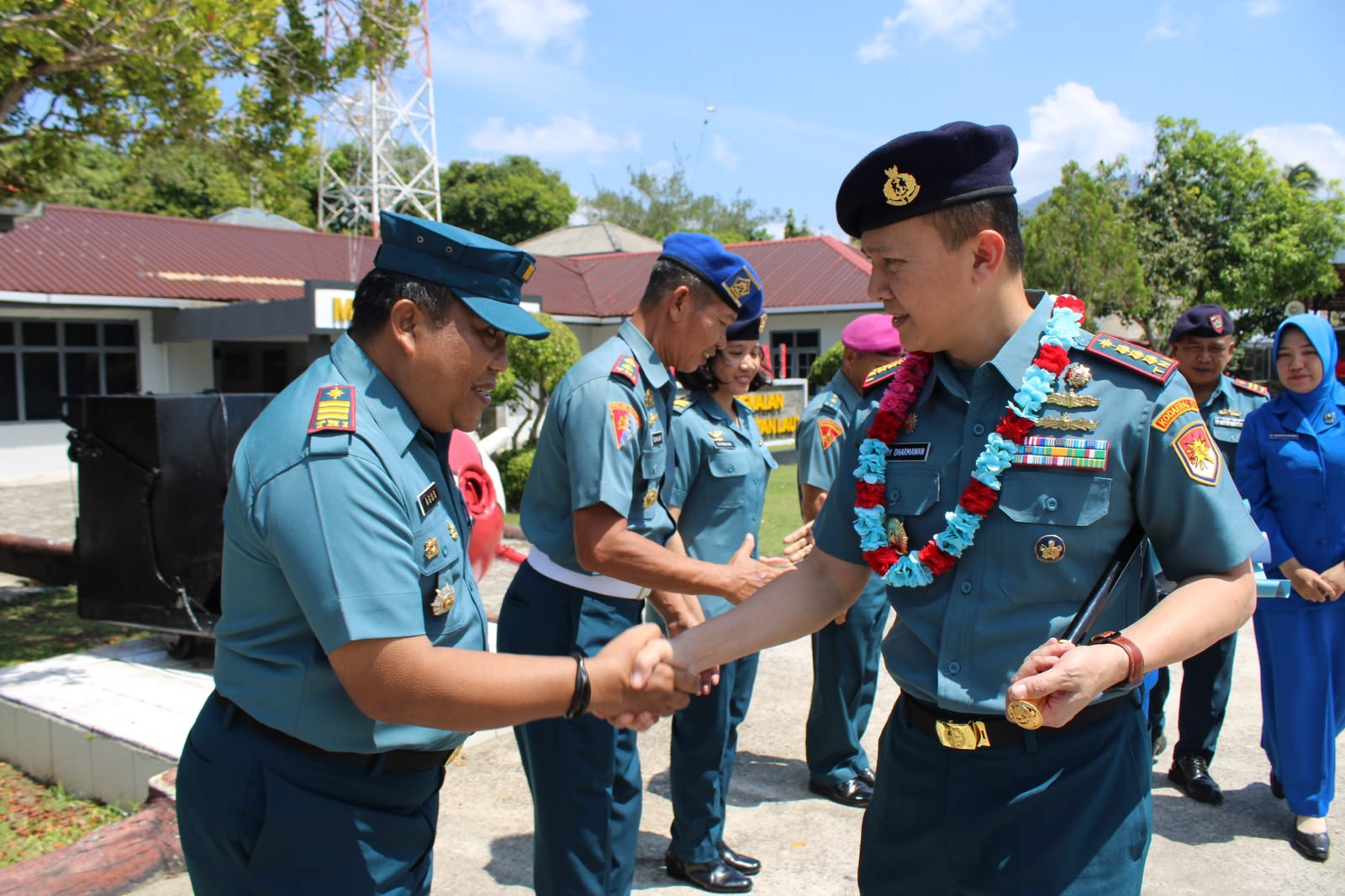 Lanal Ranai Lepas Danlanal Ranai dan Ketua Jalasenastri Dengan Suasana Haru dan Bangga