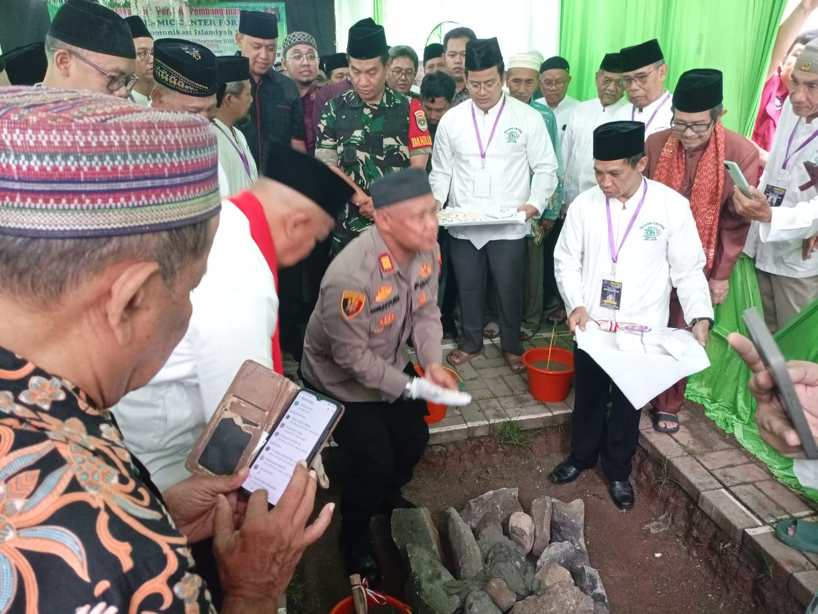 Kapolsek Bekasi Barat Hadiri Peletakan Batu Pertama Pembangunan Islamic Centre FORKIS