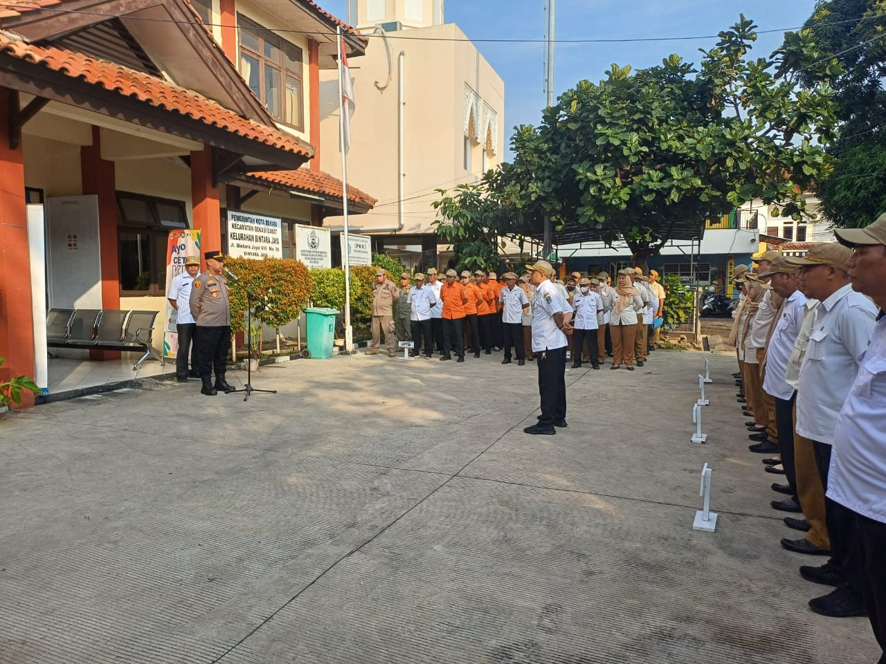 Kapolsek Bekasi Barat Berikan Himbauan Bahaya Judi Online dalam Apel Kamtibmas Tiga Pilar