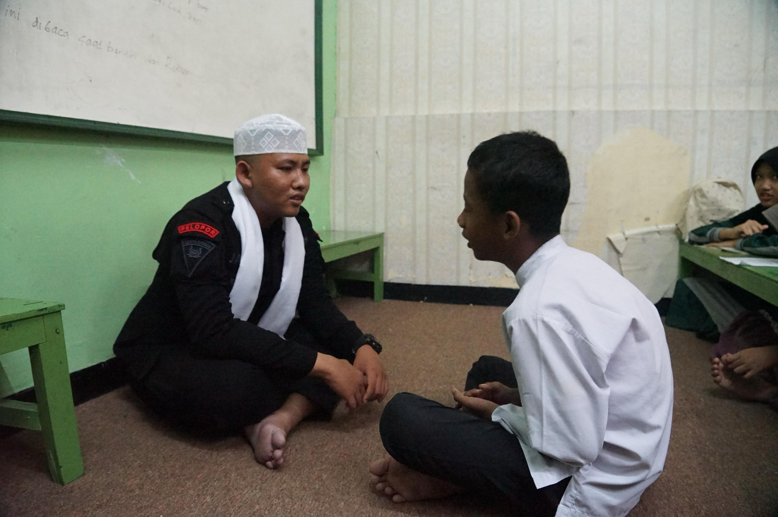 Kisah Polisi Tahfidz Al-Qur’an, Konsisten Jalankan Tugas dan Mengajar