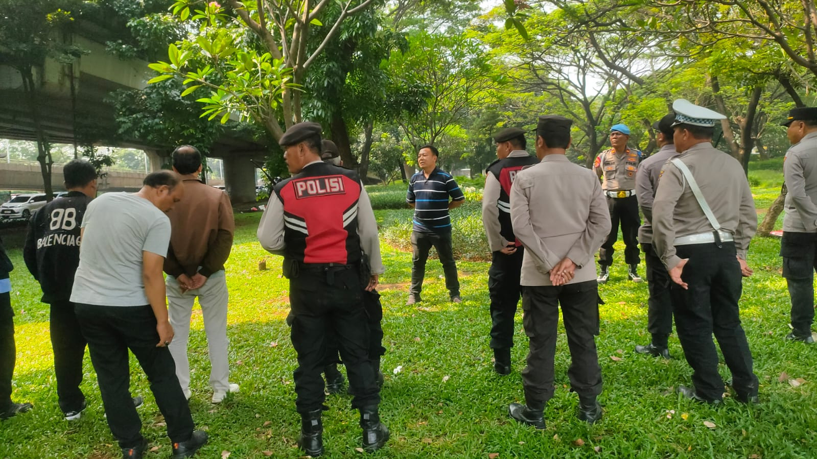 Polsek Kelapa Gading Gelar Apel Antisipasi Massa Menuju DPR/MPR