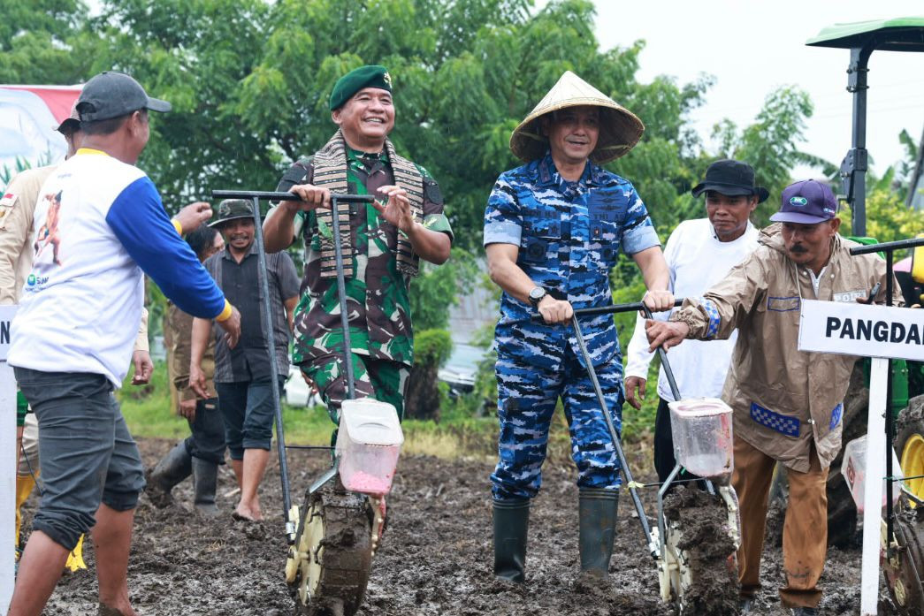 Pangkoopsud II Laksanakan Penanaman Jagung 1 Juta Hektar Serentak  Dukung Swasembada Pangan 2025