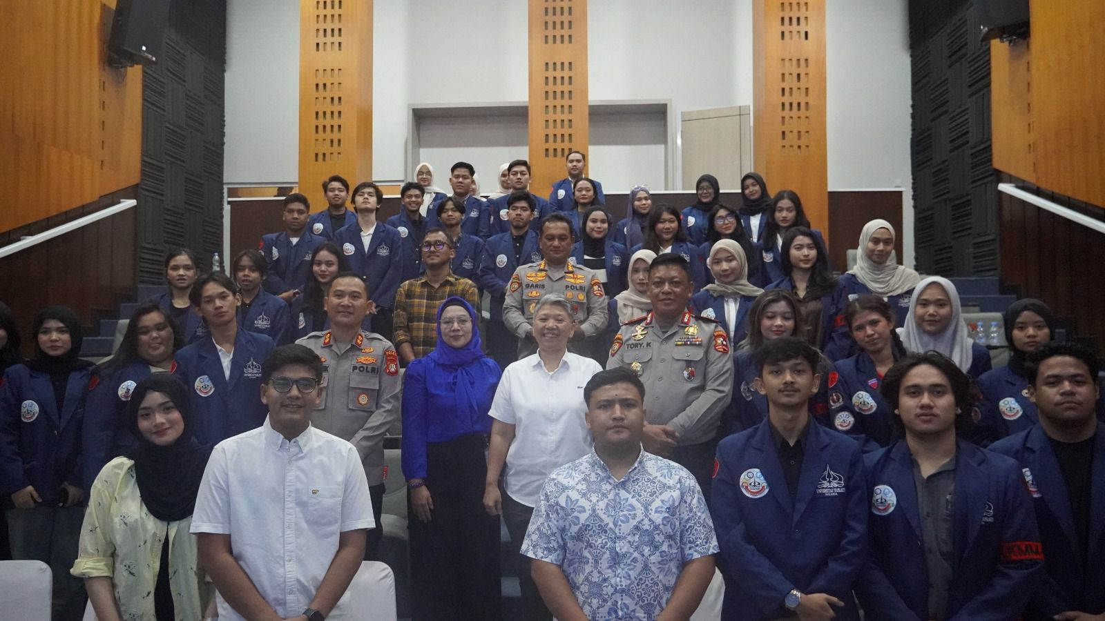 Mendekatkan Teori dan Praktik: Mahasiswa Hukum Universitas Trisakti Ikuti Kuliah Umum di Mako Polisi Satwa, Kelapadua – Depok