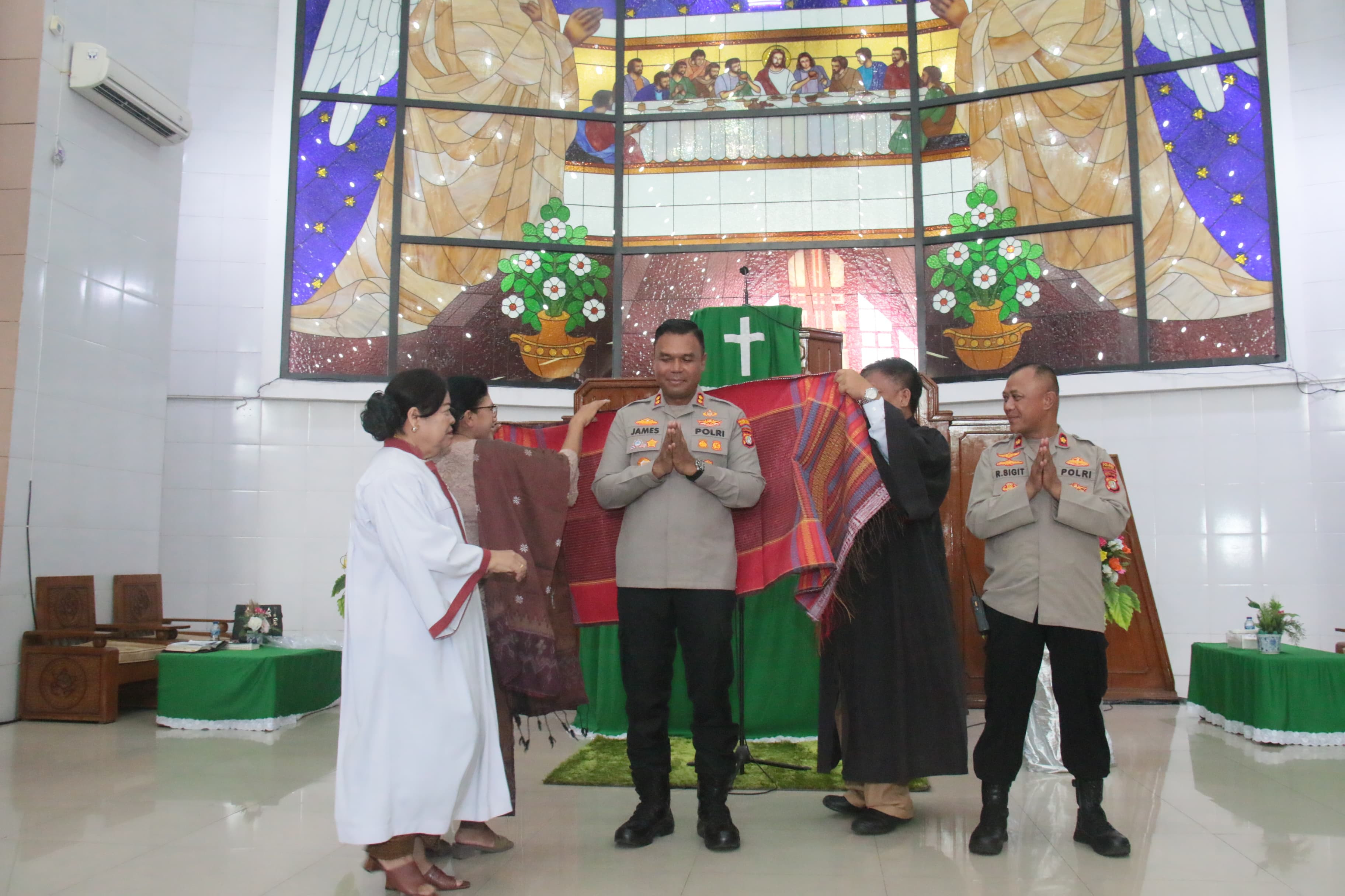 Wakapolres Metro Jakarta Utara Gelar "Minggu Kasih" di Gereja HKBP Kebon Bawang, Sampaikan Pesan Kamtibmas