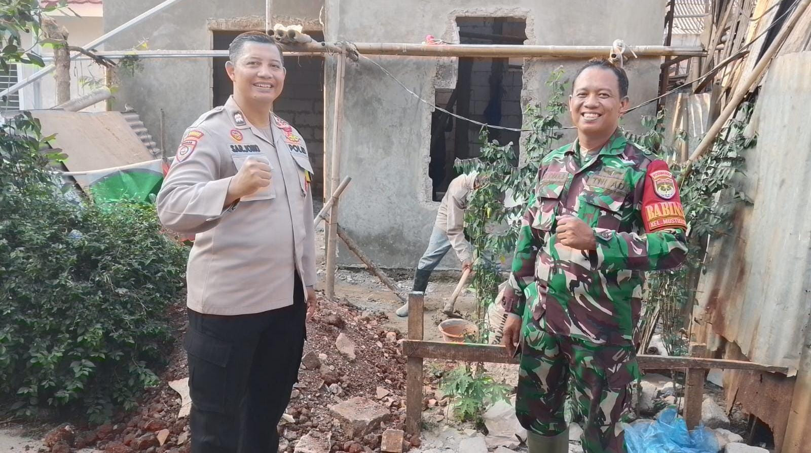 TNI-Polri Bersinergi, Pantau Bedah Rumah Warga Mustikasari Lewat Program TMMD ke-125