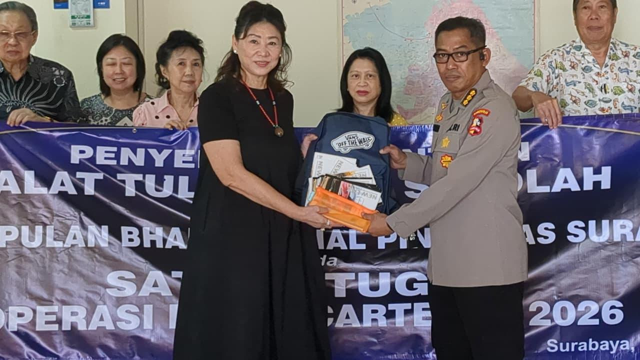 Satgas Operasi Damai Cartenz Terima 2.500 Paket Tas dan Alat Tulis untuk Anak-anak Papua