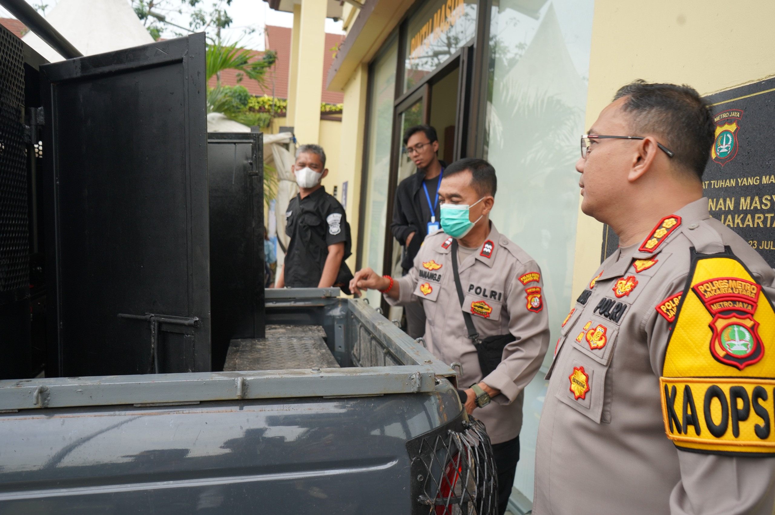 Kapolres Metro Jakarta Utara Cek Mobil Sound System TIK dan Semangati Brimob Polda Lampung