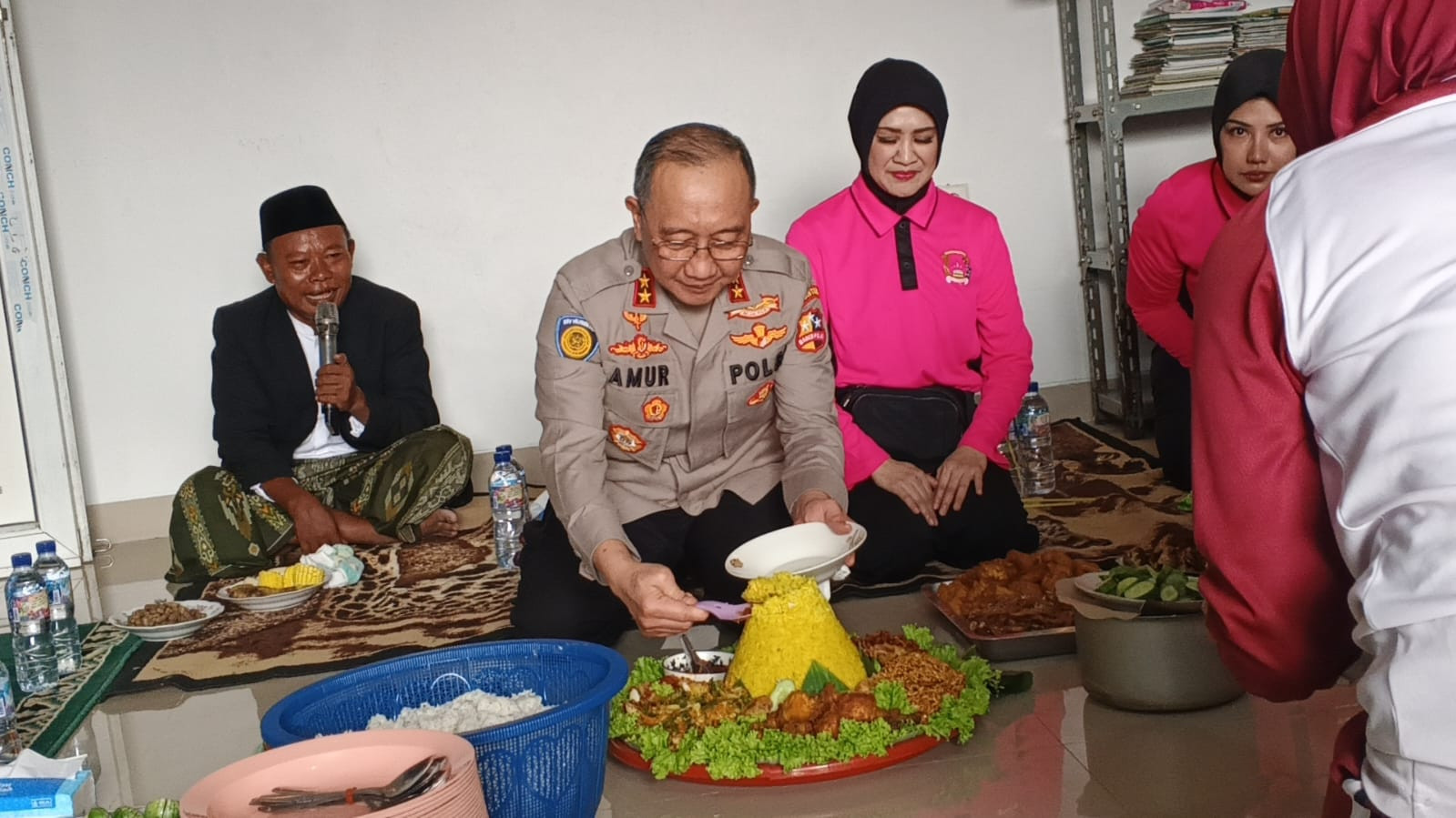 Sambut HUT Polri Ke-80, Mabes Polri Gelar Tali Asih dan Resmikan Sumur serta Fasilitas MCK di Kapuk Muara