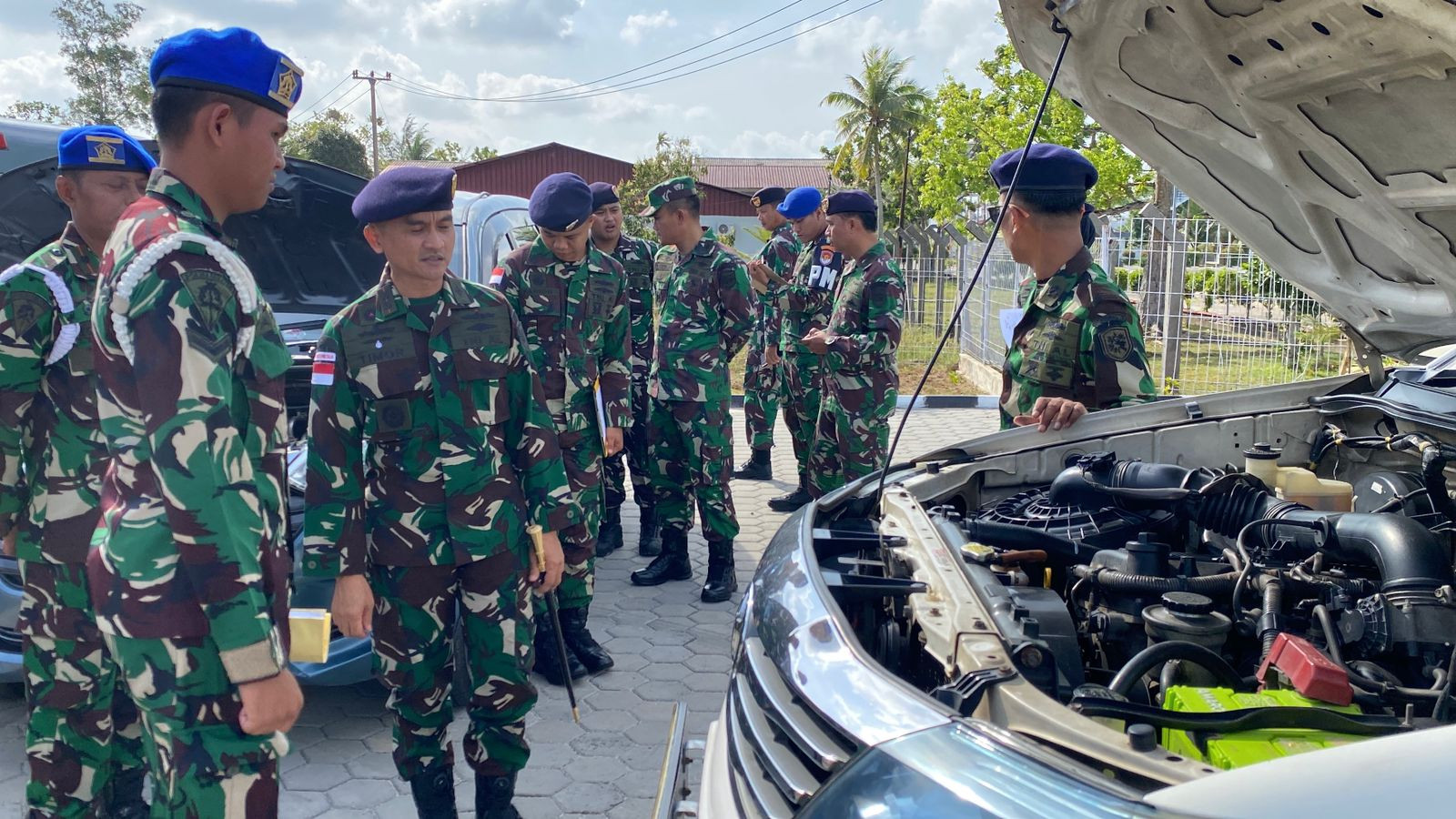 Guna Mendukung Tugas Operasional, Danlanal Bintan Cek Kesiapan Kendaraan Dinas